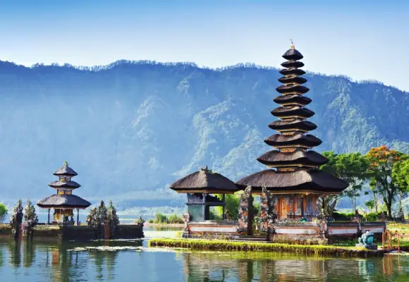 Ulun Danu Beratan Temple (Pura Ulun Danu Beratan), the famous water temple situated on the shores of Lake Bratan in Bedugul, Bali.